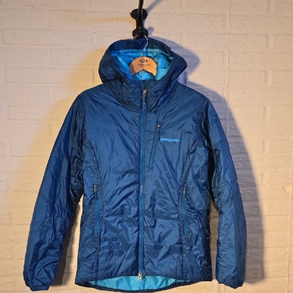 Patagonia Womens Turqouise Blue Hooded Puffer Jacket